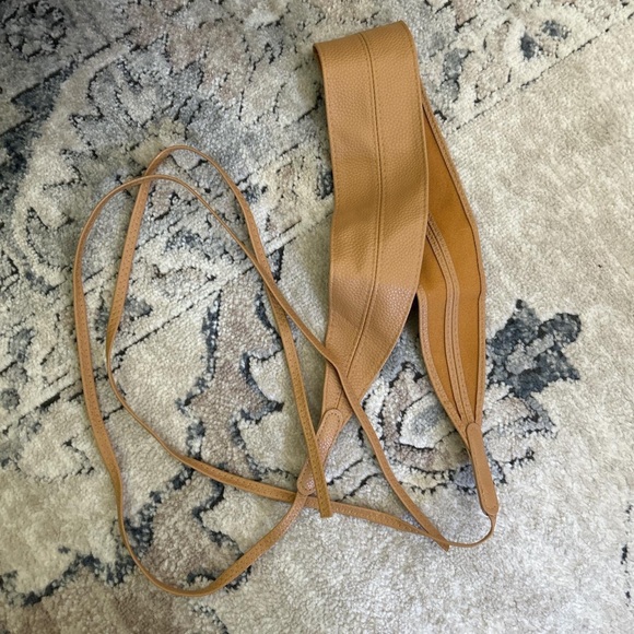 Shein camel colored faux-leather wrap belt - Picture 7 of 7